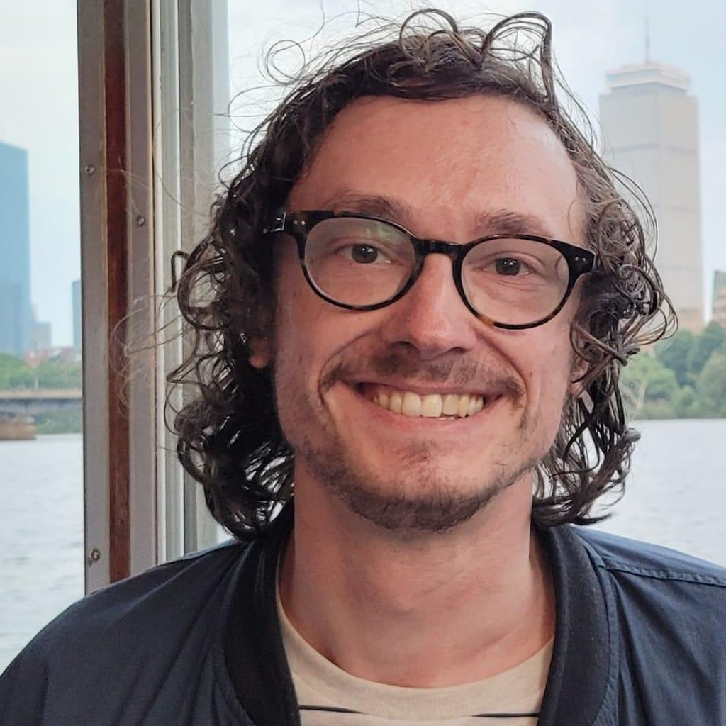 Headshot of Joe Landis